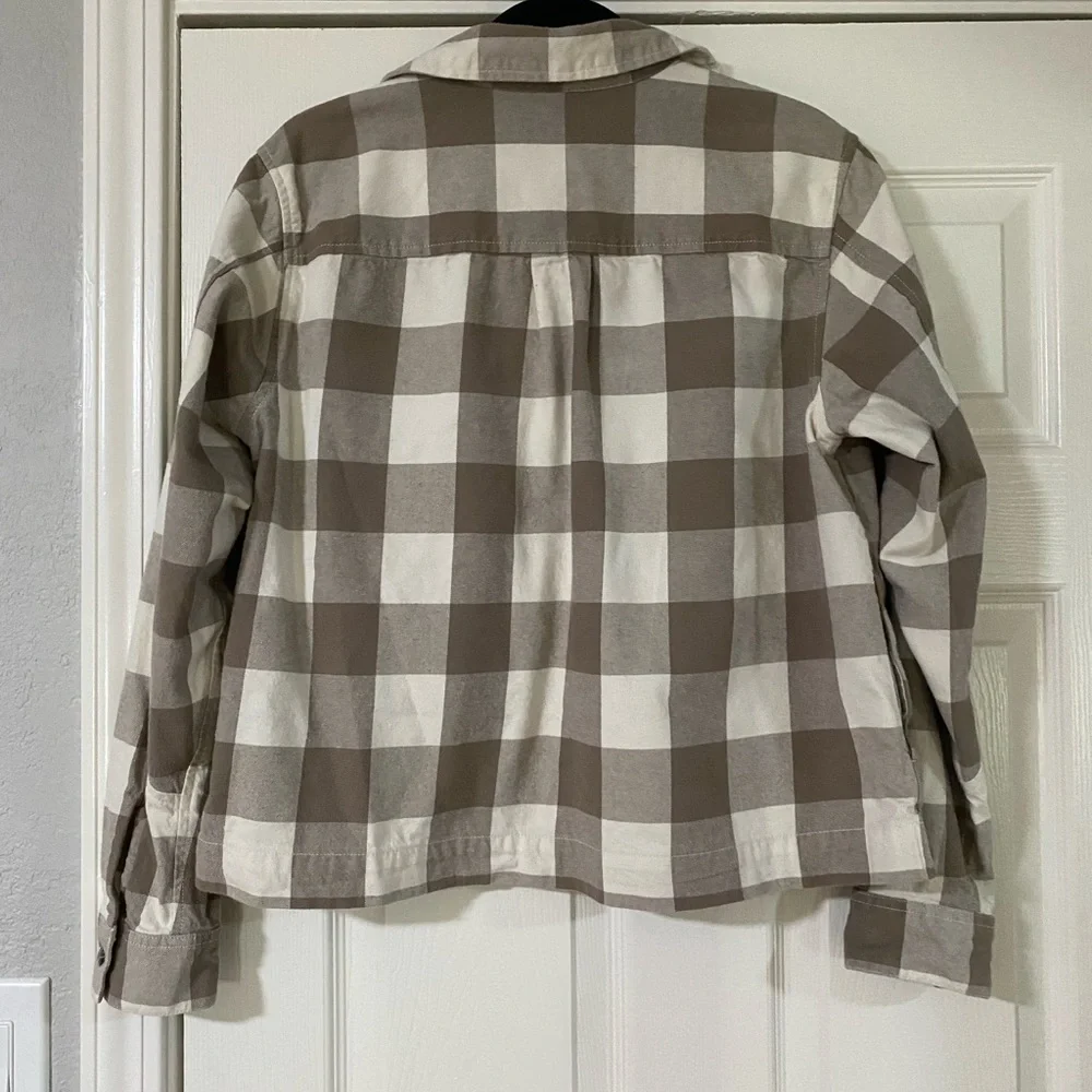 Mountain Hardware Button Up Jacket - Picture 2 of 6